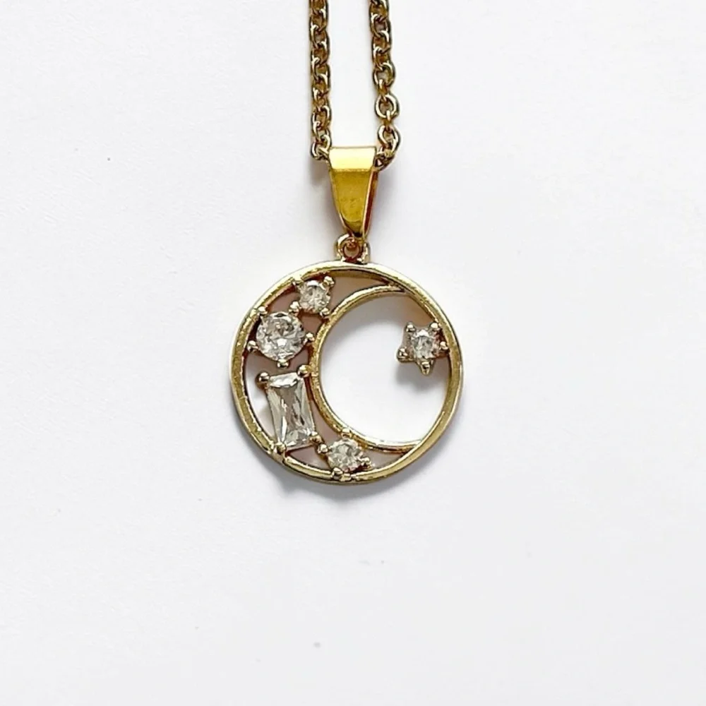 🆕 Moon Crystal Pendant Necklace-Stainless Steel
